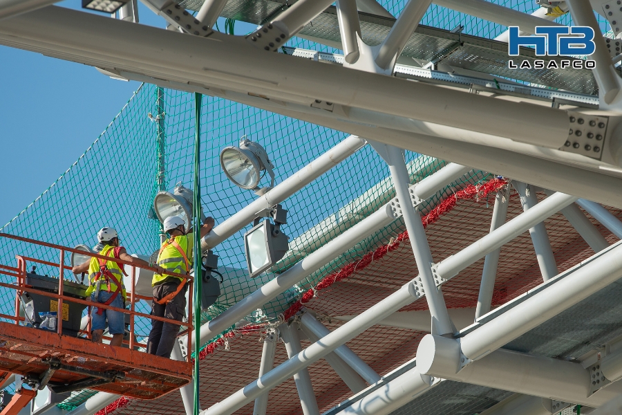 ATVSLĐ Khi Làm Việc Trên Cao: Quy Định Pháp Luật và Giải Pháp An Toàn Toàn Diện